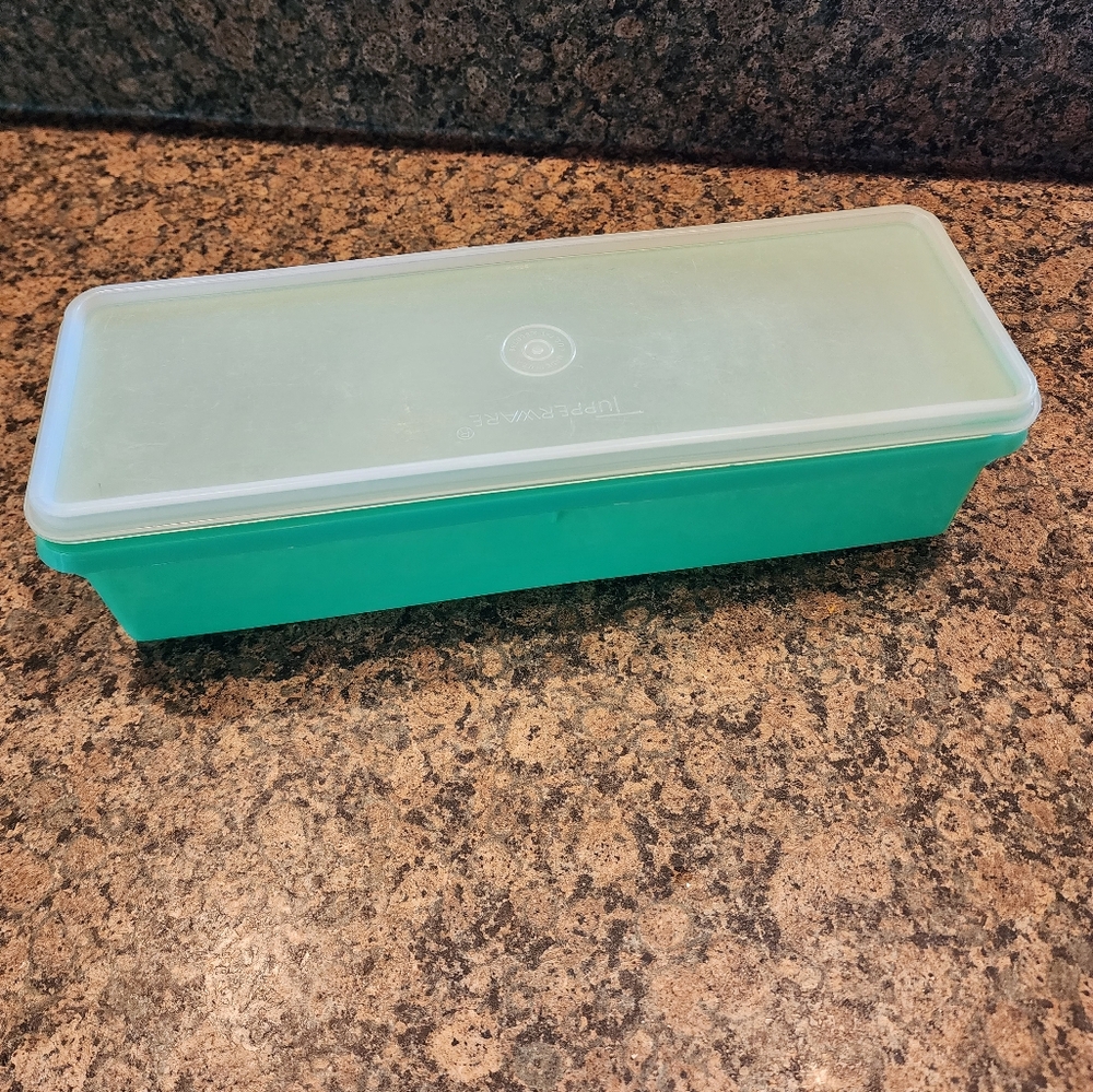 Tupperware Jadeite Celery Keeper 892/893-4